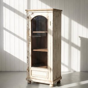 Smalt vitrinskåp vintage med skuren dörr