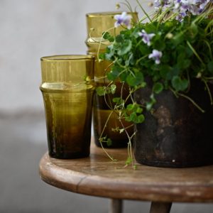 Glas i brunt