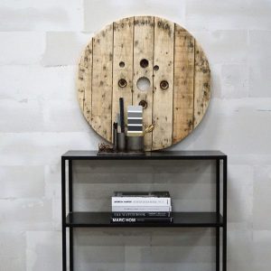 Hylla i metall svart H90 cm