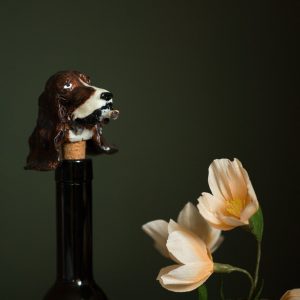 Basset on smoke, vinkork